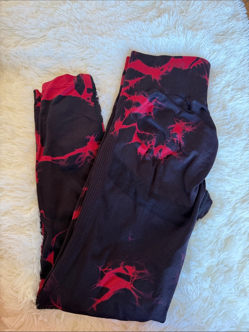 SHEIN Black and Red Tie-Dye Kids Leggings